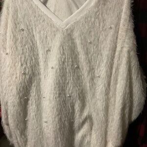 Beautiful brand new (without tags)  sweaters. (3)